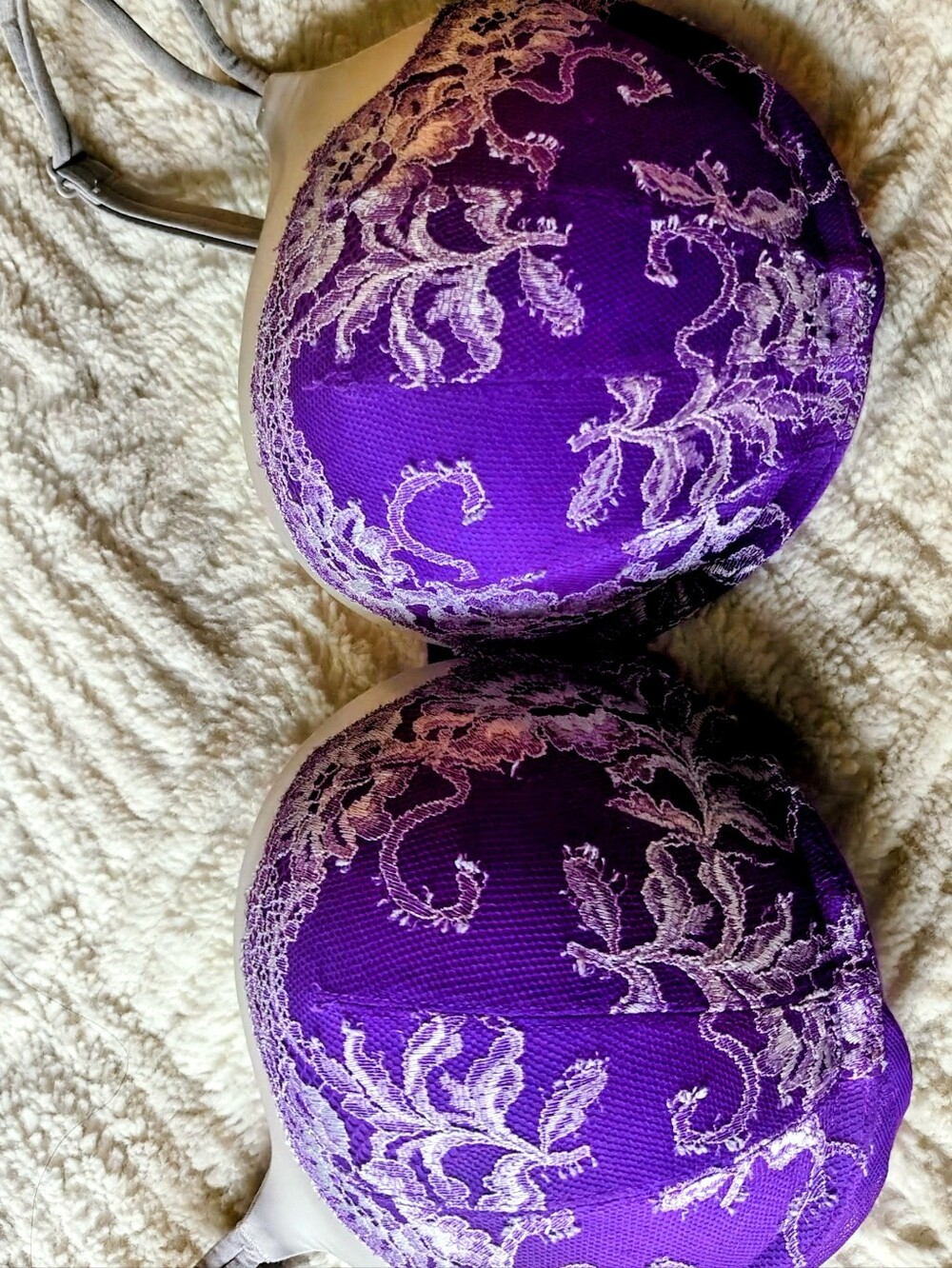 Victoria Secret Bombshell Plunger Bra